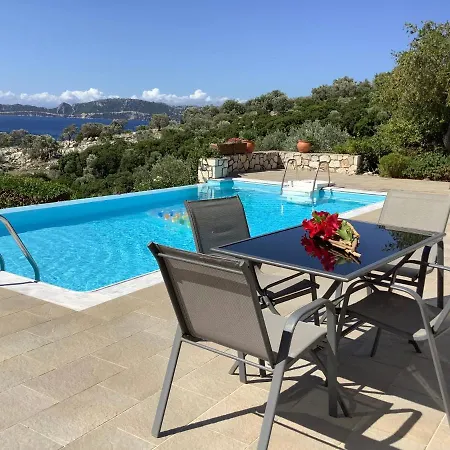 Willa Limonari Bay Villas *