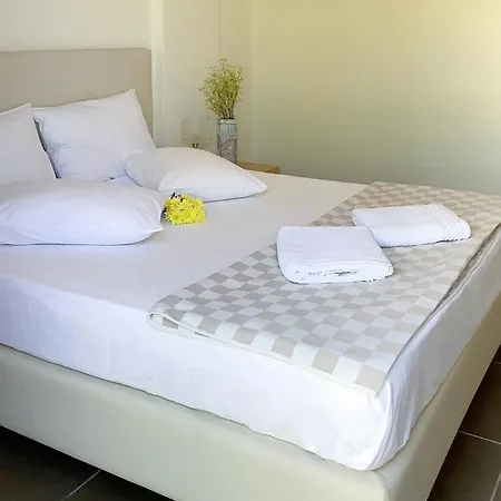 Limonari Bay Villas *
