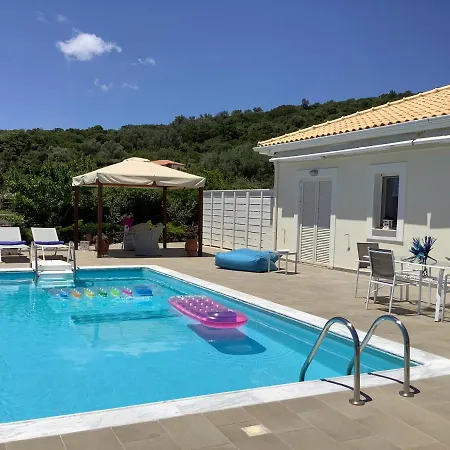 Willa Limonari Bay Villas *