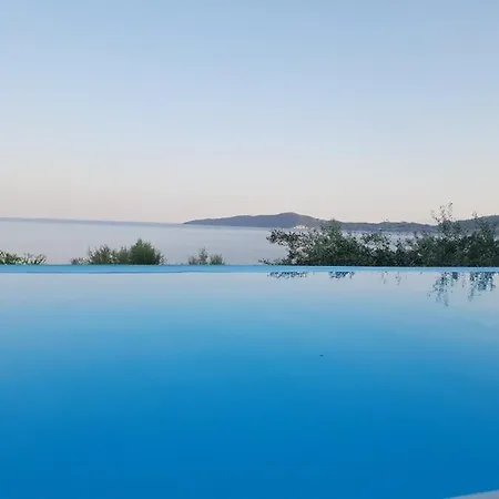 Limonari Bay Villas *